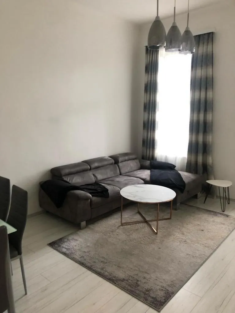 Charming Apartment Near City Center Fully Equipped, Prime Location Vienna